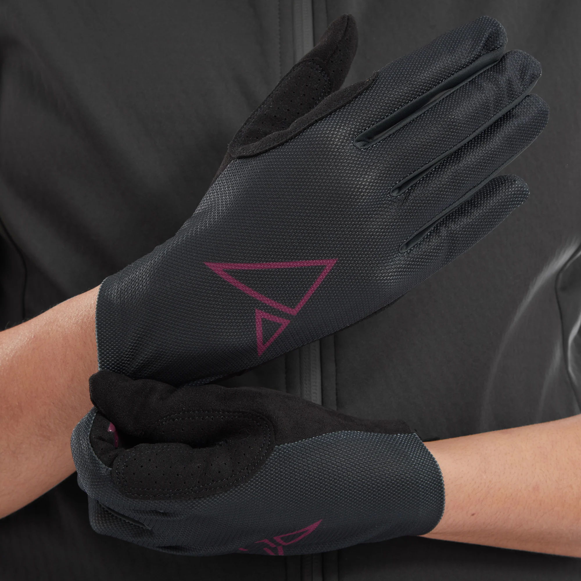 Kielder Unisex Trail Gloves - Image 3