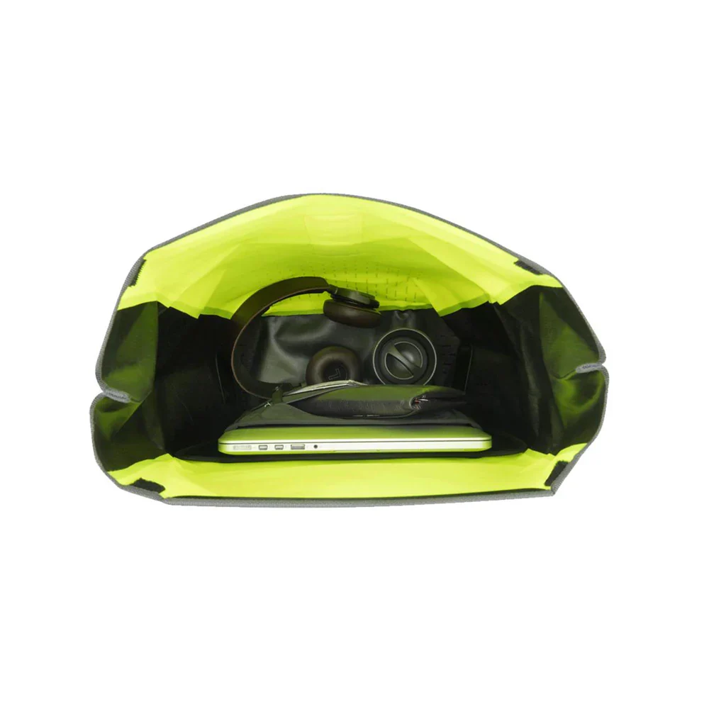 Thunderstorm City Waterproof Cycling Backpack 30L - Image 4